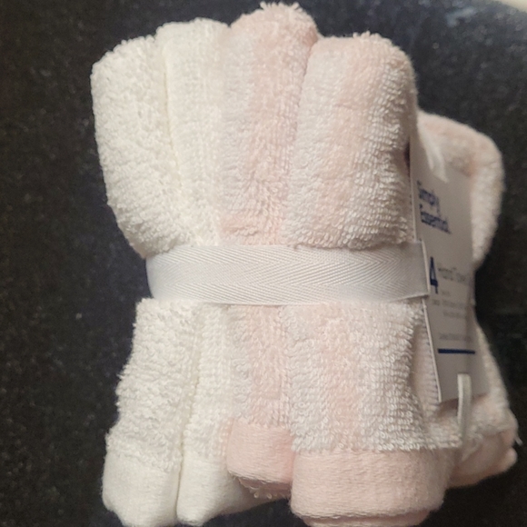 Hand Towel Set - Picture 2 of 3